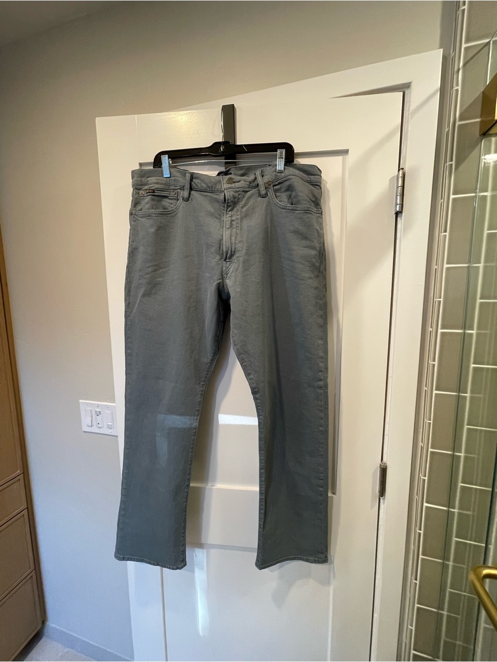 Men's Gray Straight-Leg Jeans